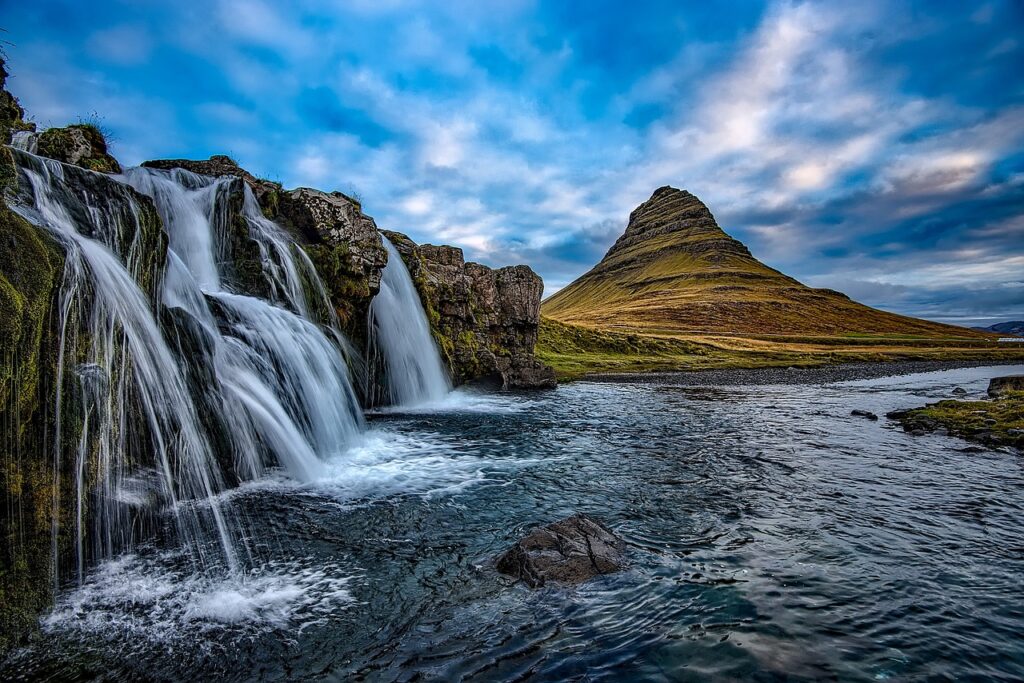iceland-1768744_1280